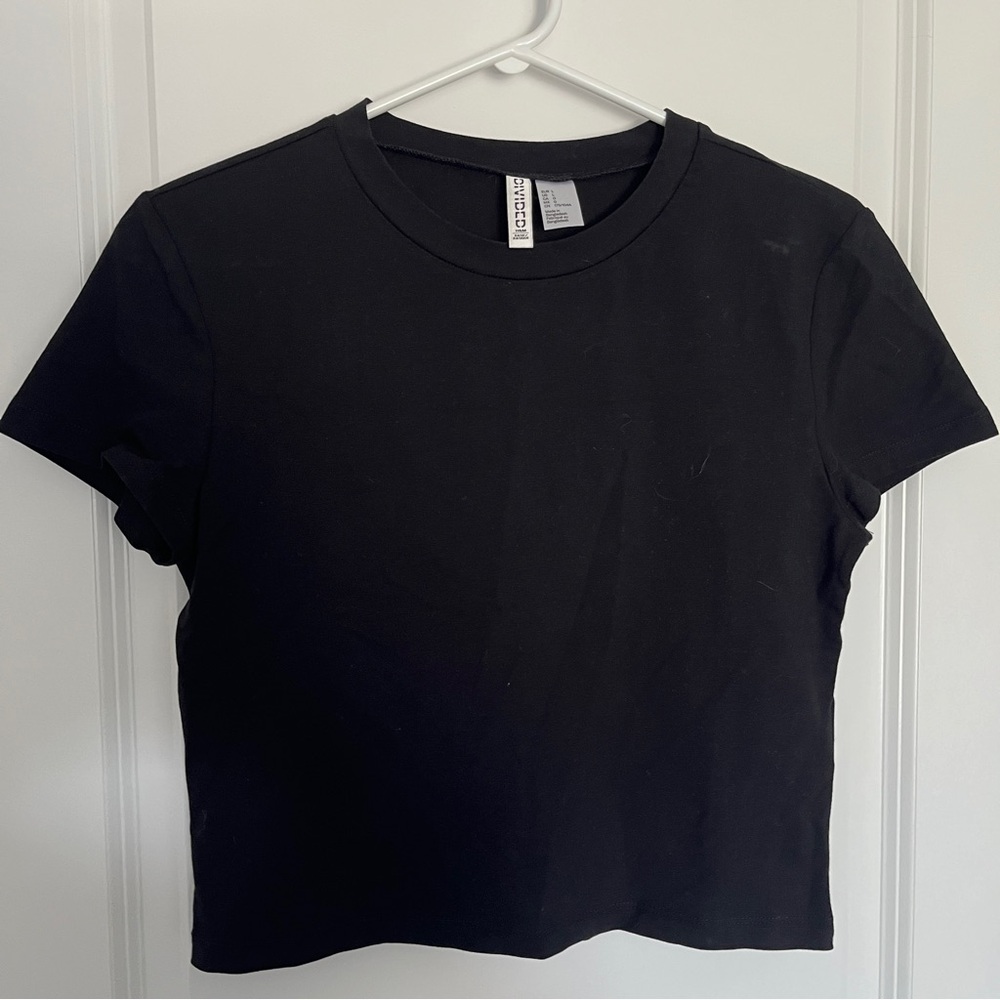 H&M black t shirt